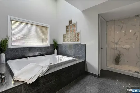 78 Apple Ridge Woodcliff Lake NJ 07677