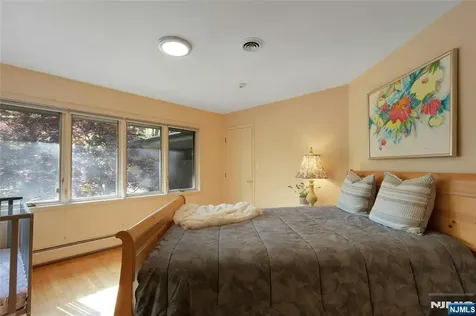 78 Apple Ridge Woodcliff Lake NJ 07677
