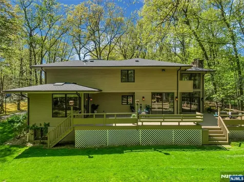 78 Apple Ridge Woodcliff Lake NJ 07677