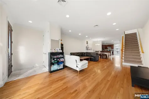 236 Columbus Avenue Palisades Park NJ 07650