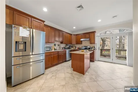 236 Columbus Avenue Palisades Park NJ 07650