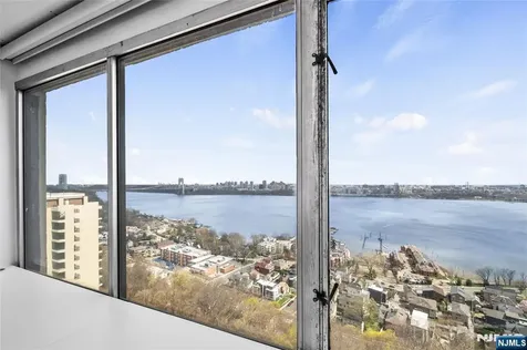 6 Horizon Road Fort Lee NJ 07024
