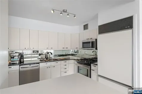 6 Horizon Road Fort Lee NJ 07024