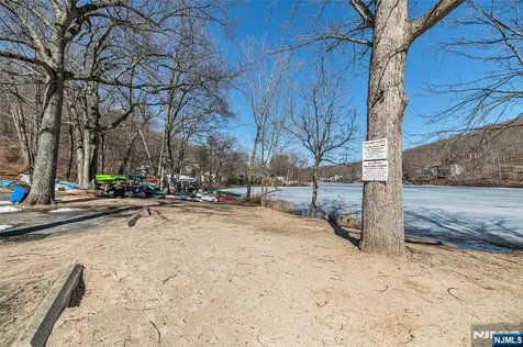 14 Forsgate Drive Ringwood NJ 07456