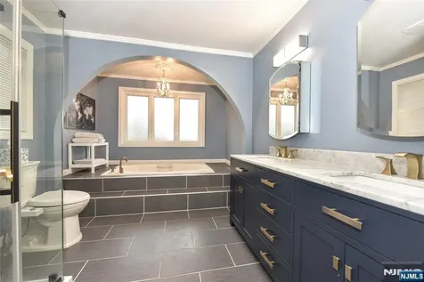 37 Niagara Drive Mahwah NJ 07430