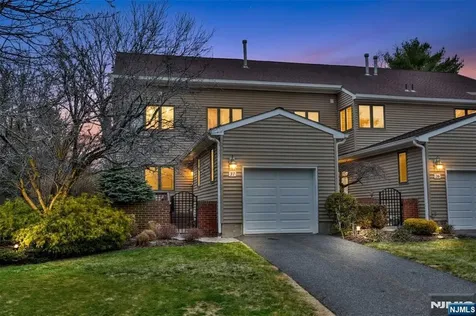37 Niagara Drive Mahwah NJ 07430
