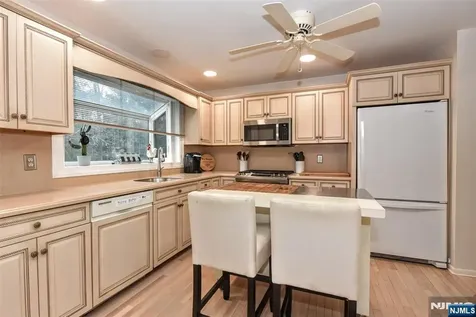 37 Niagara Drive Mahwah NJ 07430