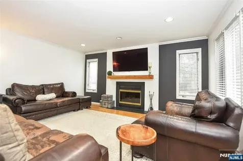 37 Niagara Drive Mahwah NJ 07430