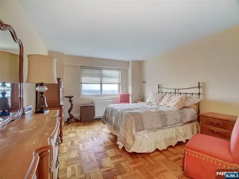 377 S Harrison Street East Orange NJ 07018