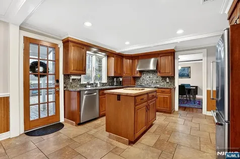 8 Hemlock Lane Kinnelon Borough NJ 07405