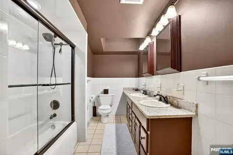 8 Hemlock Lane Kinnelon Borough NJ 07405