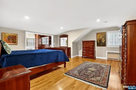 8 Hemlock Lane Kinnelon Borough NJ 07405