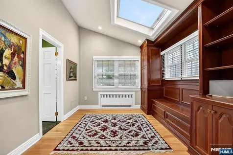 8 Hemlock Lane Kinnelon Borough NJ 07405