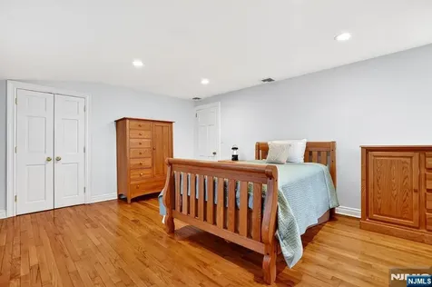 8 Hemlock Lane Kinnelon Borough NJ 07405