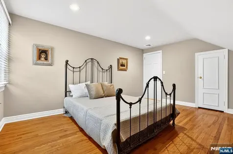8 Hemlock Lane Kinnelon Borough NJ 07405