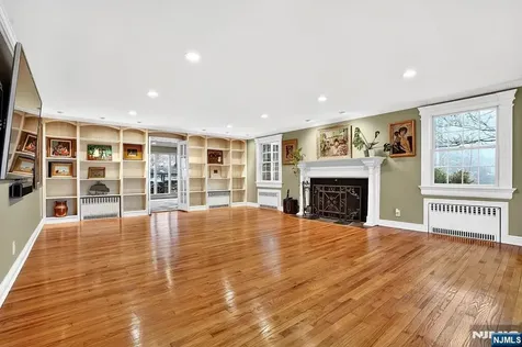 8 Hemlock Lane Kinnelon Borough NJ 07405