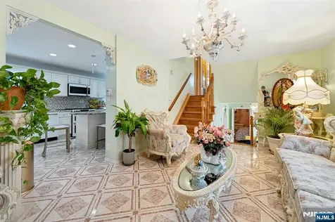 8 Monaghan Road Edison NJ 08817