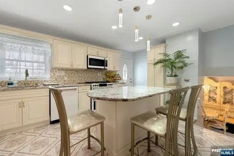 8 Monaghan Road Edison NJ 08817