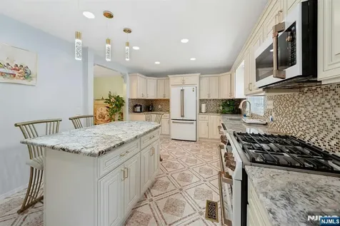 8 Monaghan Road Edison NJ 08817