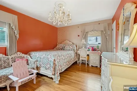 8 Monaghan Road Edison NJ 08817