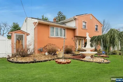 8 Monaghan Road Edison NJ 08817