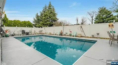 8 Monaghan Road Edison NJ 08817
