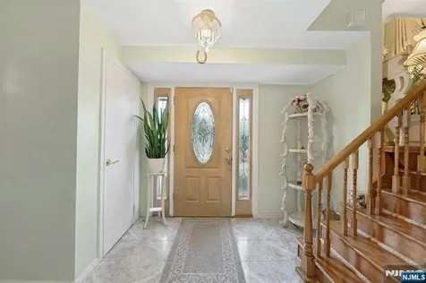 8 Monaghan Road Edison NJ 08817