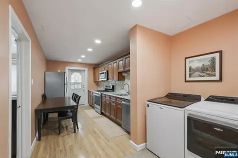 20 Concord Street Jersey City NJ 07306