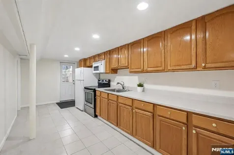 20 Concord Street Jersey City NJ 07306