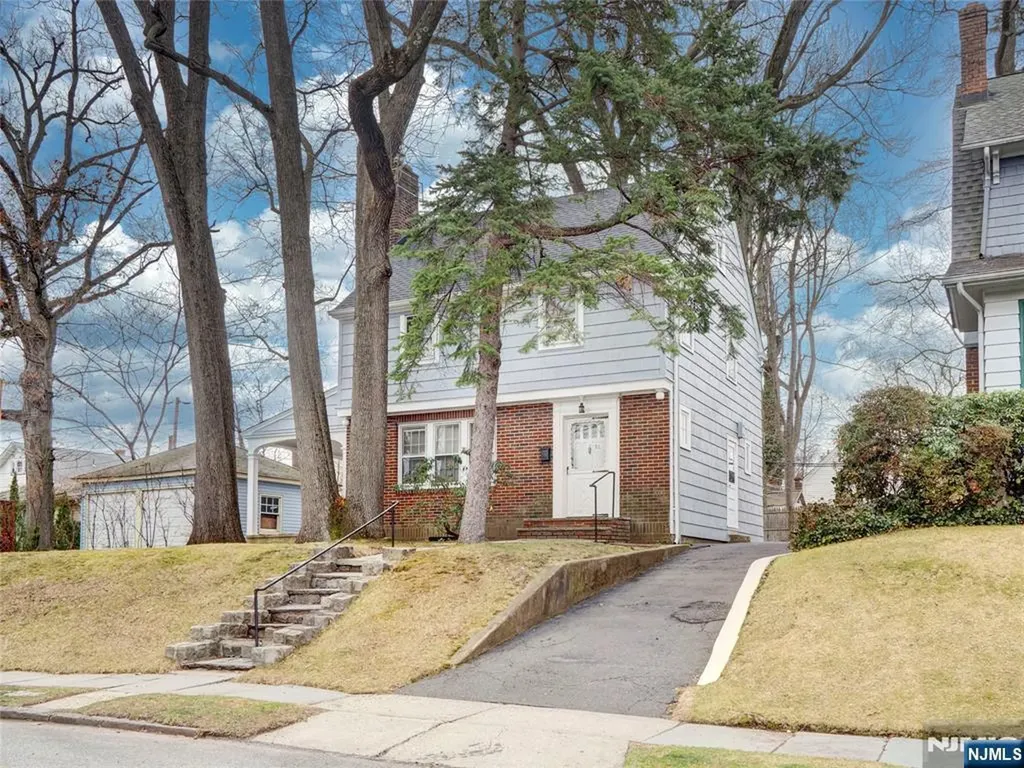 21 Edgewood Road East Orange NJ 07017