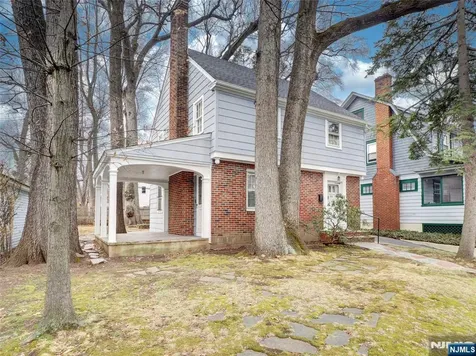 21 Edgewood Road East Orange NJ 07017
