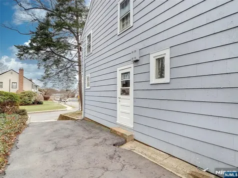21 Edgewood Road East Orange NJ 07017