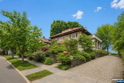 384 Anderson Street Hackensack NJ 07601