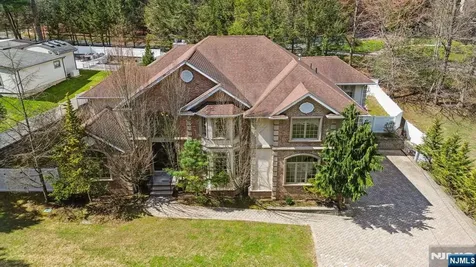 14 O Shaughnessy Lane Closter NJ 07624