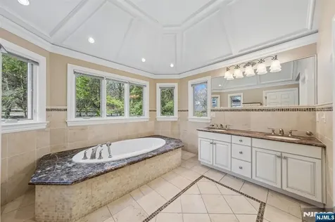 14 O Shaughnessy Lane Closter NJ 07624