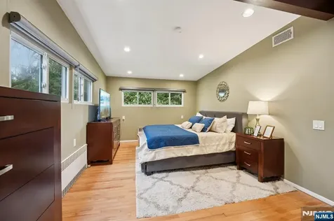 208 Prospect Avenue Oradell NJ 07649