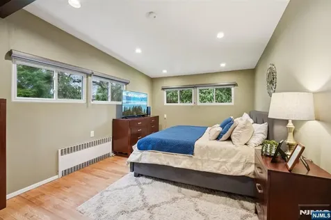 208 Prospect Avenue Oradell NJ 07649