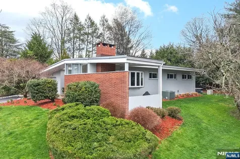 208 Prospect Avenue Oradell NJ 07649