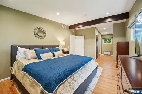 208 Prospect Avenue Oradell NJ 07649