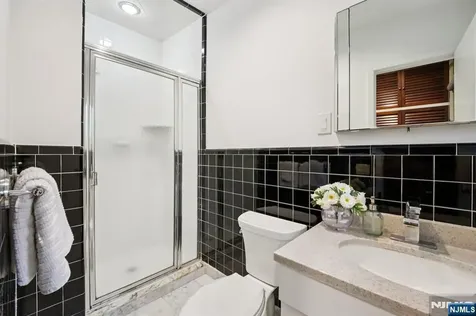 208 Prospect Avenue Oradell NJ 07649