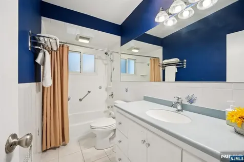 208 Prospect Avenue Oradell NJ 07649