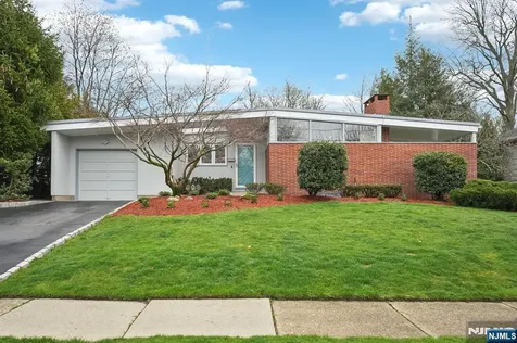 208 Prospect Avenue Oradell NJ 07649