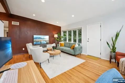 208 Prospect Avenue Oradell NJ 07649