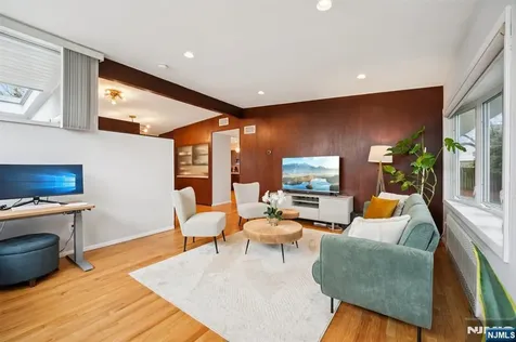 208 Prospect Avenue Oradell NJ 07649