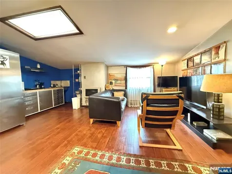 799 2nd Street Secaucus NJ 07094