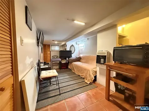 799 2nd Street Secaucus NJ 07094