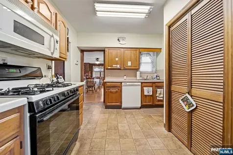 125 Merritt Avenue Bergenfield NJ 07621