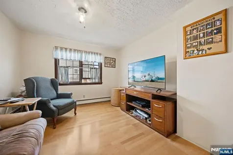 125 Merritt Avenue Bergenfield NJ 07621