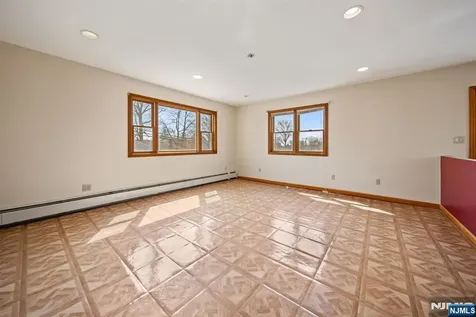 125 Merritt Avenue Bergenfield NJ 07621
