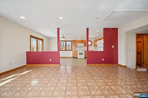 125 Merritt Avenue Bergenfield NJ 07621